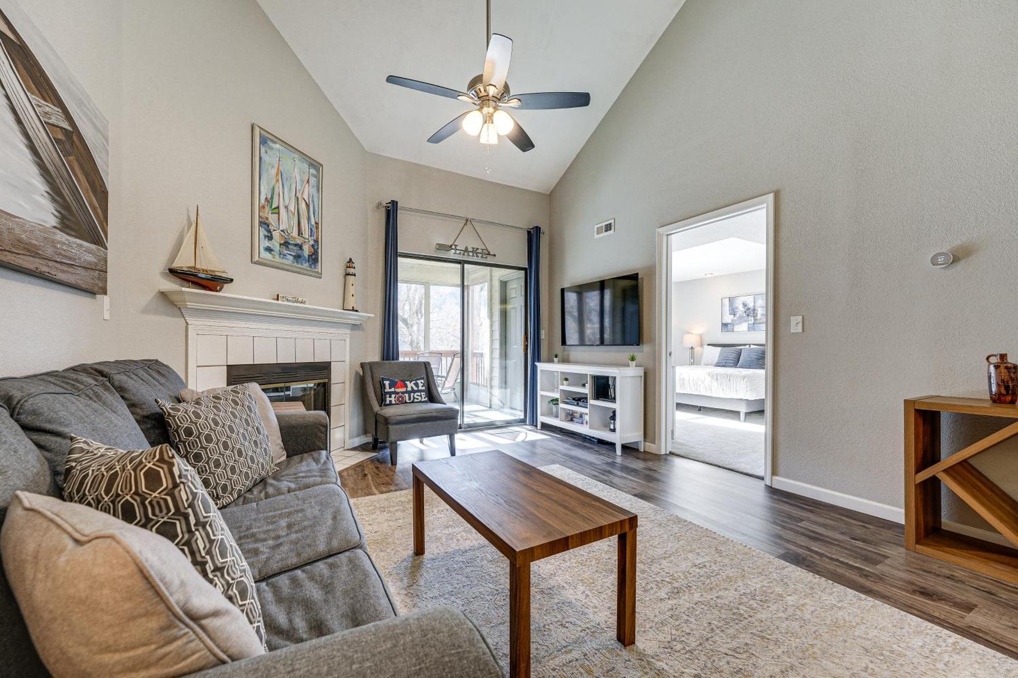 Lakefront Branson Penthouse With Resort Amenities! Exterior photo